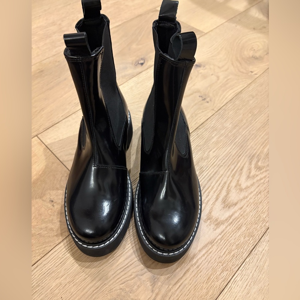 Pilcro contrast stitch Boots NWOT